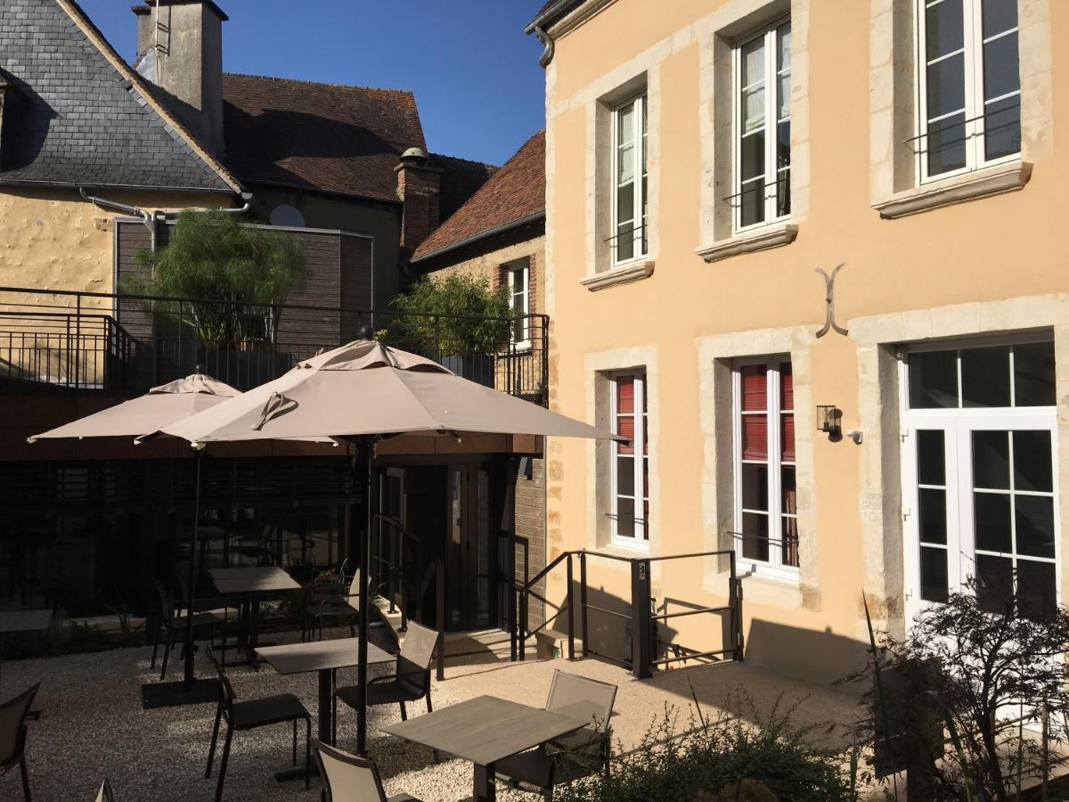 Logis - Hotel & Restaurant Du Tribunal Mortagne-au-Perche Εξωτερικό φωτογραφία
