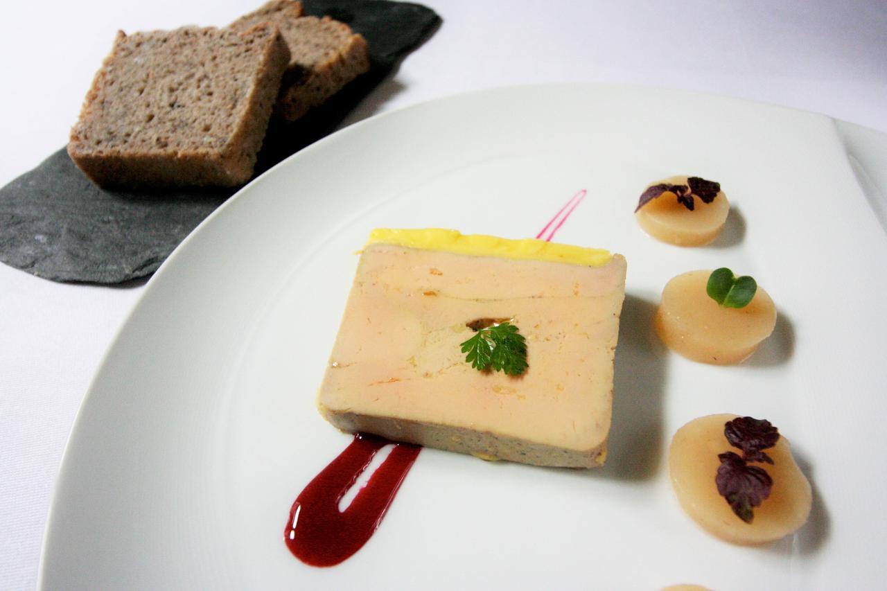 Logis - Hotel & Restaurant Du Tribunal Mortagne-au-Perche Εξωτερικό φωτογραφία
