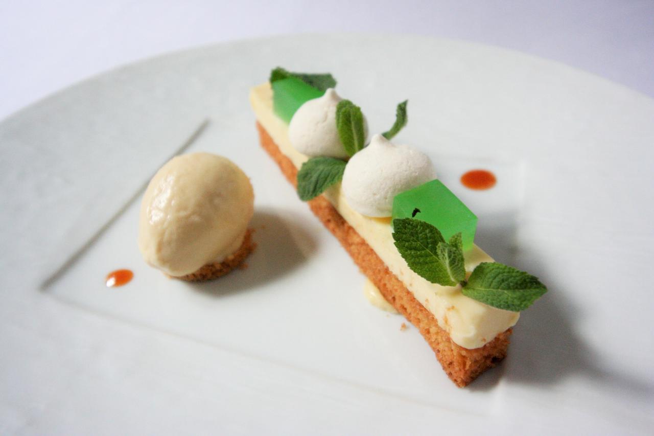 Logis - Hotel & Restaurant Du Tribunal Mortagne-au-Perche Εξωτερικό φωτογραφία