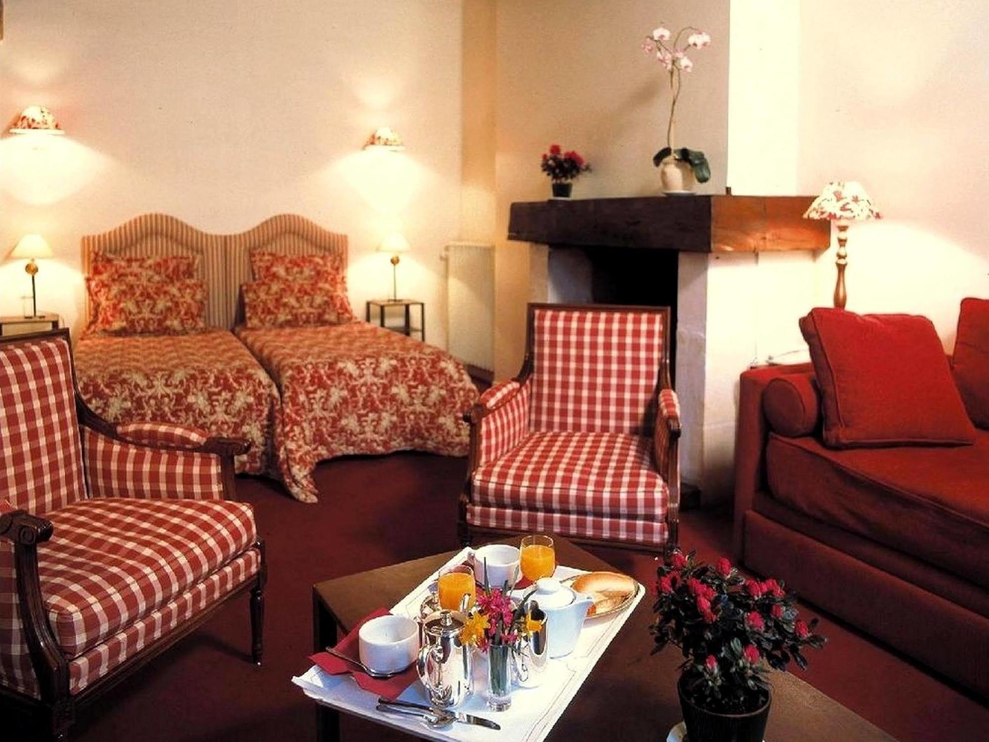Logis - Hotel & Restaurant Du Tribunal Mortagne-au-Perche Εξωτερικό φωτογραφία