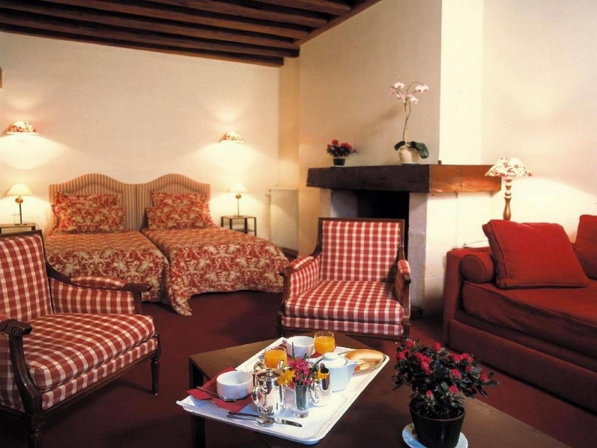 Logis - Hotel & Restaurant Du Tribunal Mortagne-au-Perche Εξωτερικό φωτογραφία