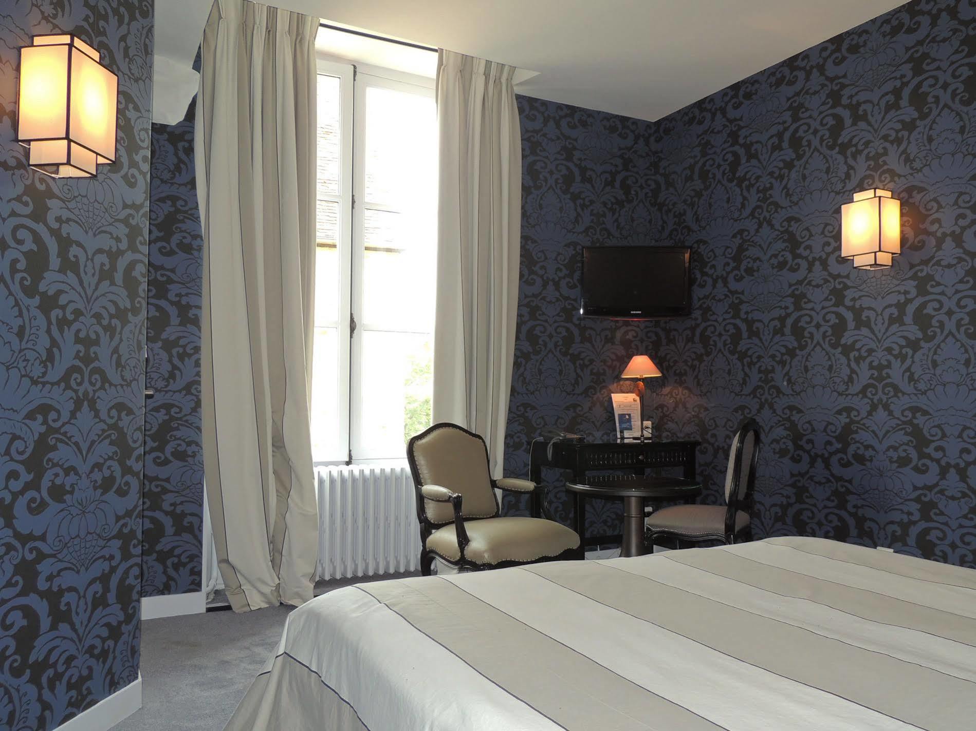 Logis - Hotel & Restaurant Du Tribunal Mortagne-au-Perche Εξωτερικό φωτογραφία